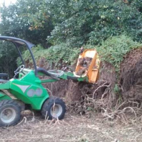 desbroce con maquina de cadenas